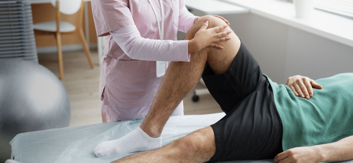 Knee pain clinic in Overland Park
